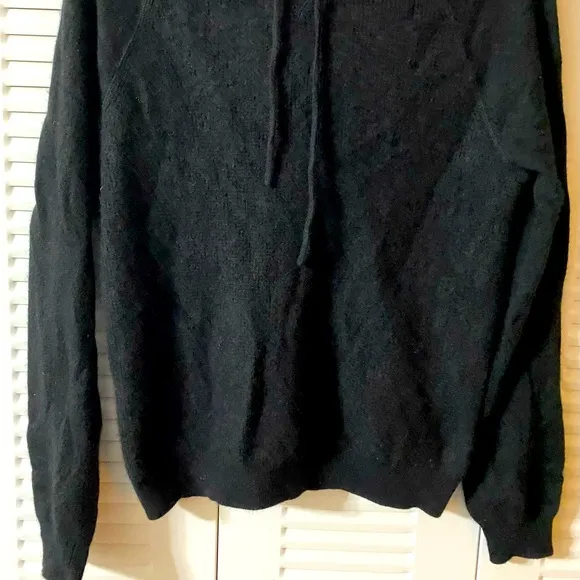 EUC Saks Fifth Avenue Black Label Sweater, Hoodie, Cashmere, Quiet Luxury, Sz L
