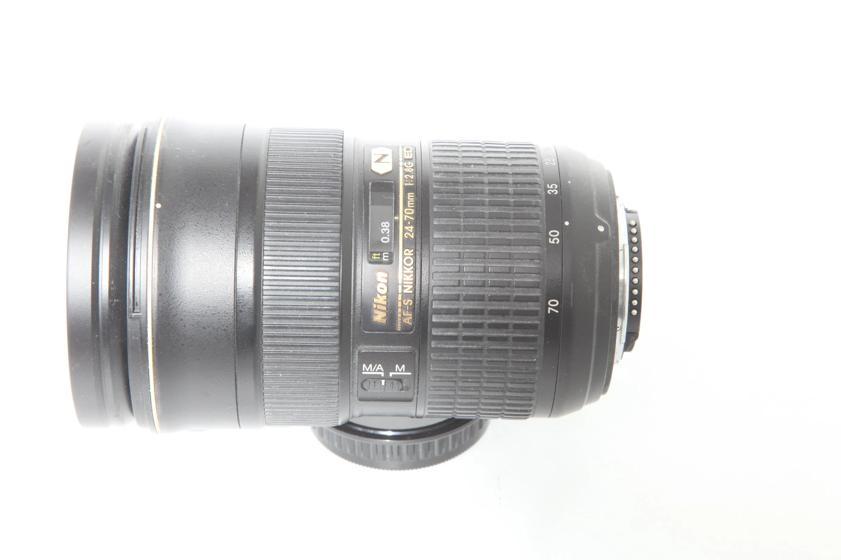 Nikon 24-70mm f2.8 AF-S Nikkor G ED with hood HB-40